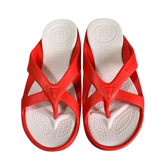 HTF DISCONTINUED WALDIES Flip Flop Style Sandals – Similar to Crocs - Picture 2 of 11